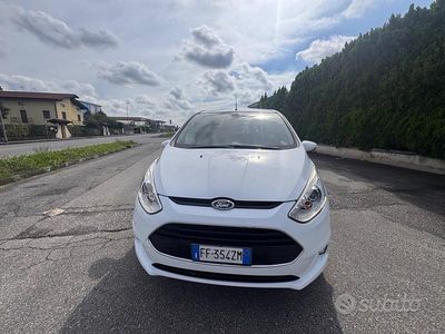 Usata Ford B-MAX Titanium 95 CV (69 kW) 2016 Bianco Monovolume