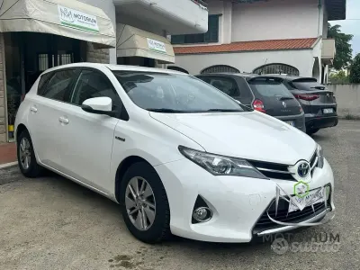 Usata Toyota Auris 99 CV (72 kW) 2014 Bianco Berlina
