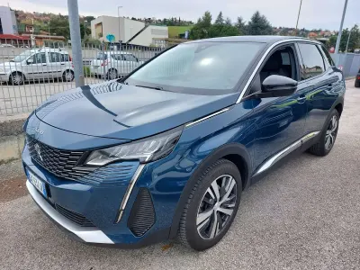 Usata Peugeot 3008 Allure 131 CV (96 kW) 2023 Blu/azzurro SUV