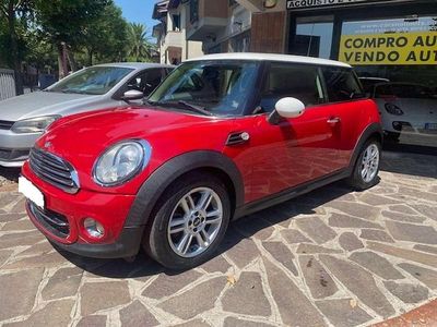 Usata Mini Cooper D 109 CV (80 kW) 2012 Rosso Utilitaria