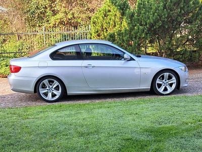 Usata BMW 320 184 CV (135 kW) 2011 Argento Coupé