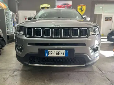 Usata Jeep Compass Limited 140 CV (102 kW) 2018 Argento SUV