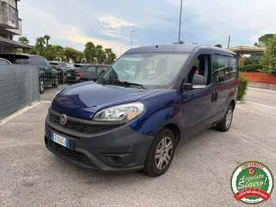 Usata Fiat Doblò Easy 105 CV (77 kW) 2015 Bluazzurro Monovolume