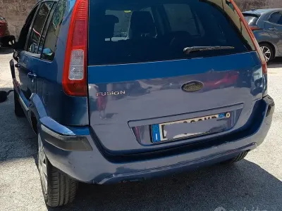 Usata Ford Fusion 68 CV (50 kW) 2009 Blu Utilitaria