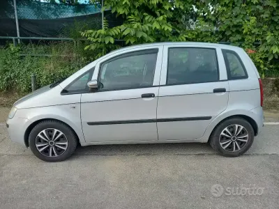 Usata Fiat Idea 77 CV (56 kW) 2008 Grigio Monovolume