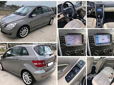 Usata Mercedes B200 140 CV (102 kW) 2007 Grigio Monovolume