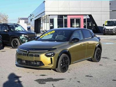 Nuova Lancia Ypsilon 101 CV (74 kW) 2025 Oro Utilitaria