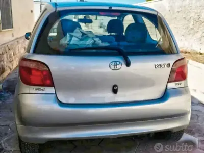 Usata Toyota Yaris Sol 2001 Utilitaria