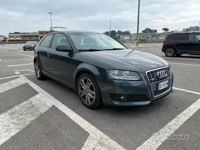 Usado Audi A3 140 CV (102 kW) 2009 Gris Utilitario
