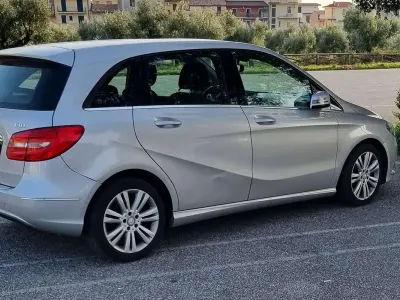 Usata Mercedes B180 Executive 109 CV (80 kW) 2012 Utilitaria