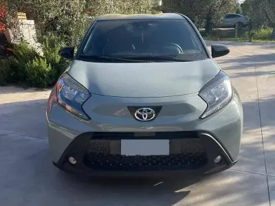 Usata Toyota Aygo X 72 CV (52 kW) 2025 Verde SUV