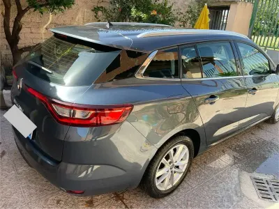 Usata Renault Mégane GrandTour 110 CV (80 kW) 2018 Grigio Station wagon
