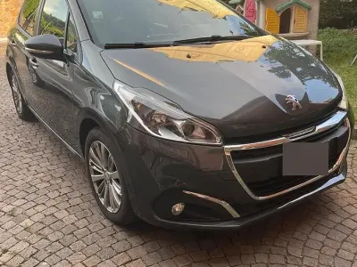 Usata Peugeot 208 2016 Grigio Utilitaria