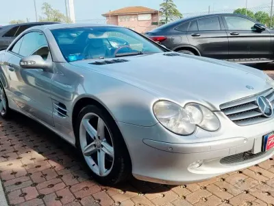 Usata Mercedes SL500 306 CV (225 kW) 2002 Argento Cabrio