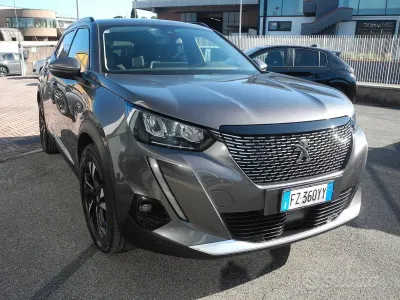 Usata Peugeot 2008 Allure 131 CV (96 kW) 2020 Grigio SUV