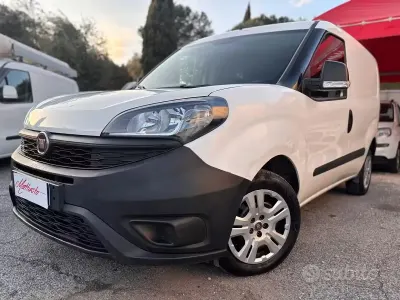 Usata Fiat Doblò Lounge 95 CV (69 kW) 2020 Bianco Monovolume