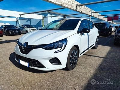 Usata Renault Clio V Techno 91 CV (66 kW) 2023 Bianco Berlina