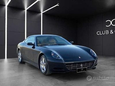 Usata Ferrari 612 540 CV (397 kW) 2005 Nero/grigio titanio Coupé