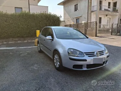 Usata VW Golf IV Comfortline 105 CV (77 kW) 2004 Grigio Berlina