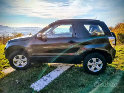 Usata Suzuki Grand Vitara 106 CV (77 kW) 2013 Nero SUV