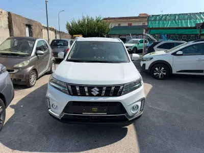 Usata Suzuki Vitara 129 CV (94 kW) 2024 Bianco SUV