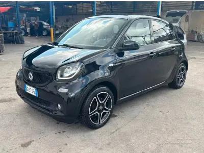 Usata Smart ForFour 71 CV (52 kW) 2017 Nero Utilitaria
