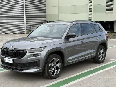 Käytetty Skoda Kodiaq SportLine 150 HP (110 kW) 2021 Harmaa Katumaasturi