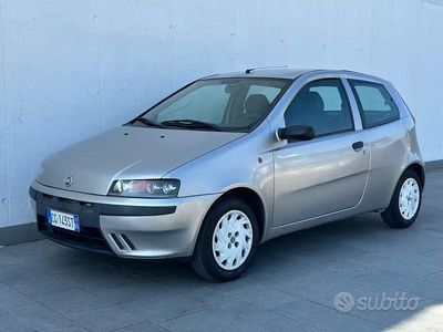 Usata Fiat Punto 60 CV (44 kW) 2003 Grigio Utilitaria