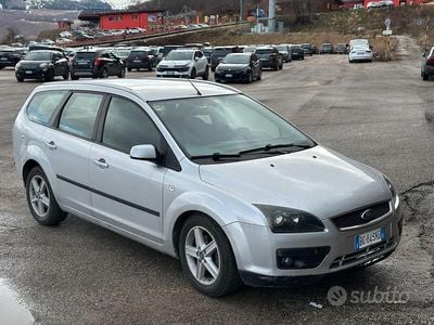 Begagnad Ford Focus 100 HK (73 kW) 2006 Grå Kombi