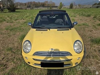 Usata Mini Cooper Cabriolet 116 CV (85 kW) 2005 Giallo Cabrio