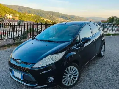 Usata Ford Fiesta Titanium 68 CV (50 kW) 2009 Nero Berlina