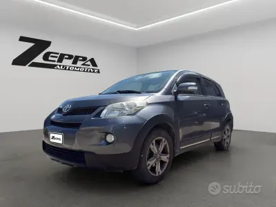 Usata Toyota Urban Cruiser Luxury 90 CV (66 kW) 2010 Grigio Utilitaria