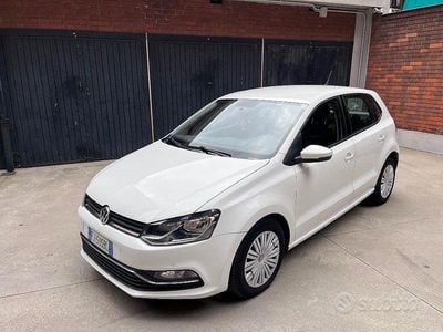 Usata VW Polo 75 CV (55 kW) 2017 Bianco pastello Berlina