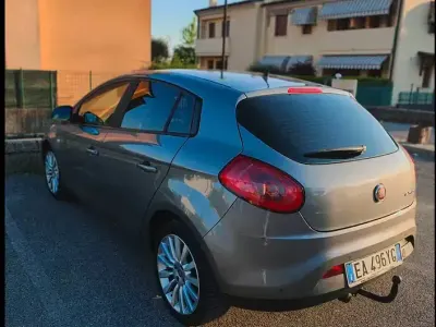 Usata Fiat Bravo 105 CV (77 kW) 2010 Grigio Utilitaria