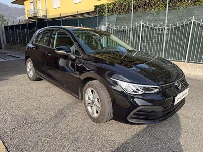 Usata VW Golf VIII Life 110 CV (80 kW) 2023 Nero metallizzato Berlina