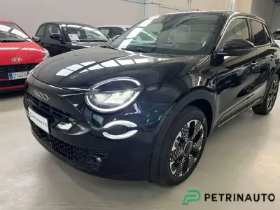 Nuova Fiat 600 La Prima 101 CV (74 kW) 2026 Nero cinema SUV