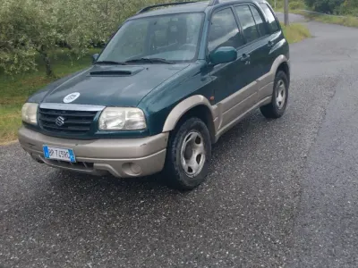 Usata Suzuki Grand Vitara 109 CV (80 kW) 2002 Verde SUV