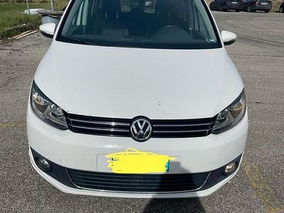 Usata VW Touran Conceptline 90 CV (66 kW) 2012 Bianco Monovolume