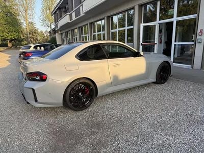 Begagnad BMW M2 Efficient Dynamics 460 HK (338 kW) 2023 Grå Sportkupé