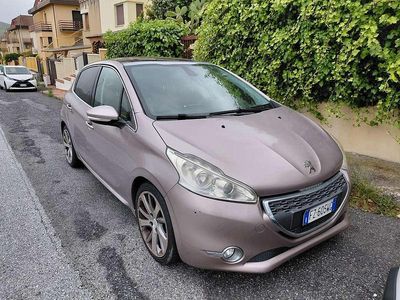 Usata Peugeot 208 Allure 92 CV (67 kW) 2012 Utilitaria