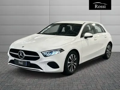 Usata Mercedes A180 Advanced 116 CV (85 kW) 2023 Bianco polare Berlina