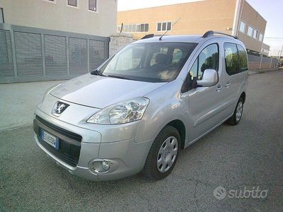 Usata Peugeot Partner Tepee 90 CV (66 kW) 2010 Argento Monovolume