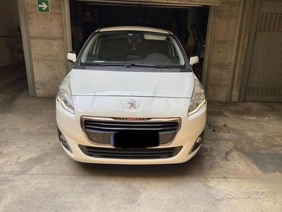 Usata Peugeot 5008 Business-Line 163 CV (119 kW) 2014 Bianco Monovolume