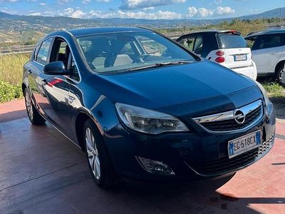 Usata Opel Astra 110 CV (80 kW) 2011 Berlina