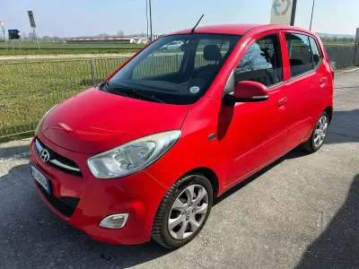 Używany Hyundai i10 69 KM (50 kW) 2012 Czerwony Hatchback