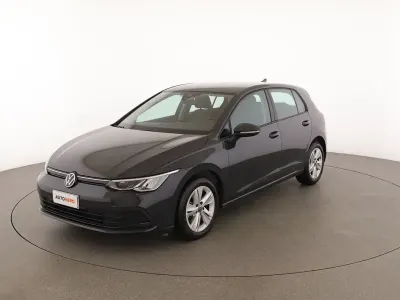 Usata VW Golf VIII Life 116 CV (85 kW) 2023 Grigio Berlina