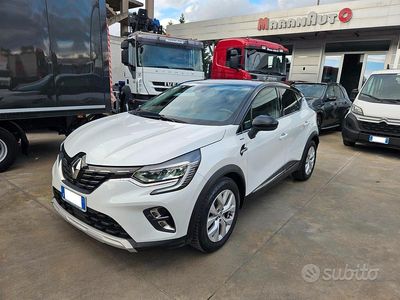 Usata Renault Captur Intens 101 CV (74 kW) 2022 Bianco SUV