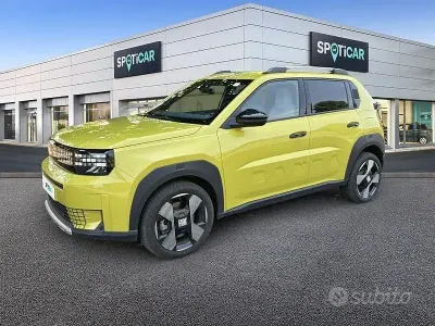 Usata Fiat Grande Panda La Prima 83 kW (113 CV) 2025 Giallo Utilitaria