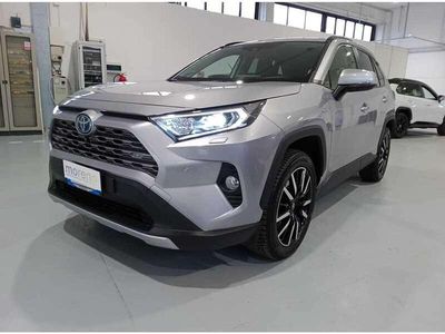 Usata Toyota RAV4 Hybrid Lounge 218 CV (160 kW) 2022 Argento SUV