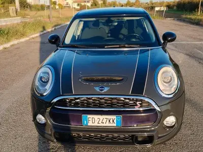 Usata Mini Cooper SD Business 170 CV (125 kW) 2016 Blu/azzurro Utilitaria